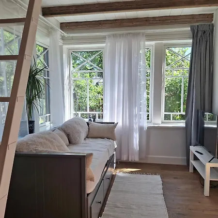 Charming Flat In A Historic Nomme